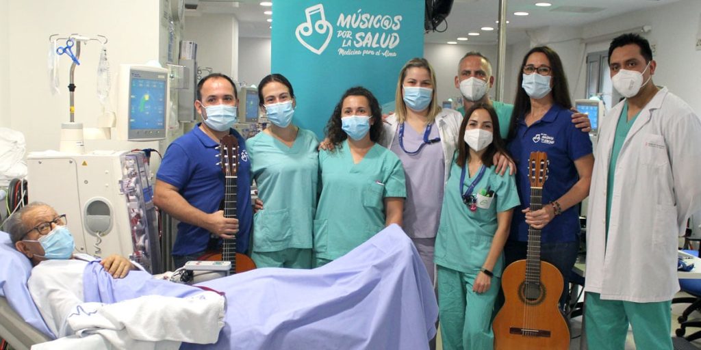 ana-palacios-retrata-musicos-por-la-salud-hospitales-centros-valencia