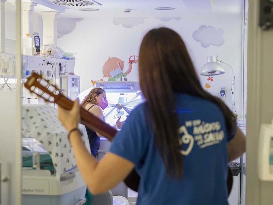 Músicos por la Salud forma a músicas residentes en Madrid y Barcelona para acercar su arte a los hospitales  y centros sociosanitarios