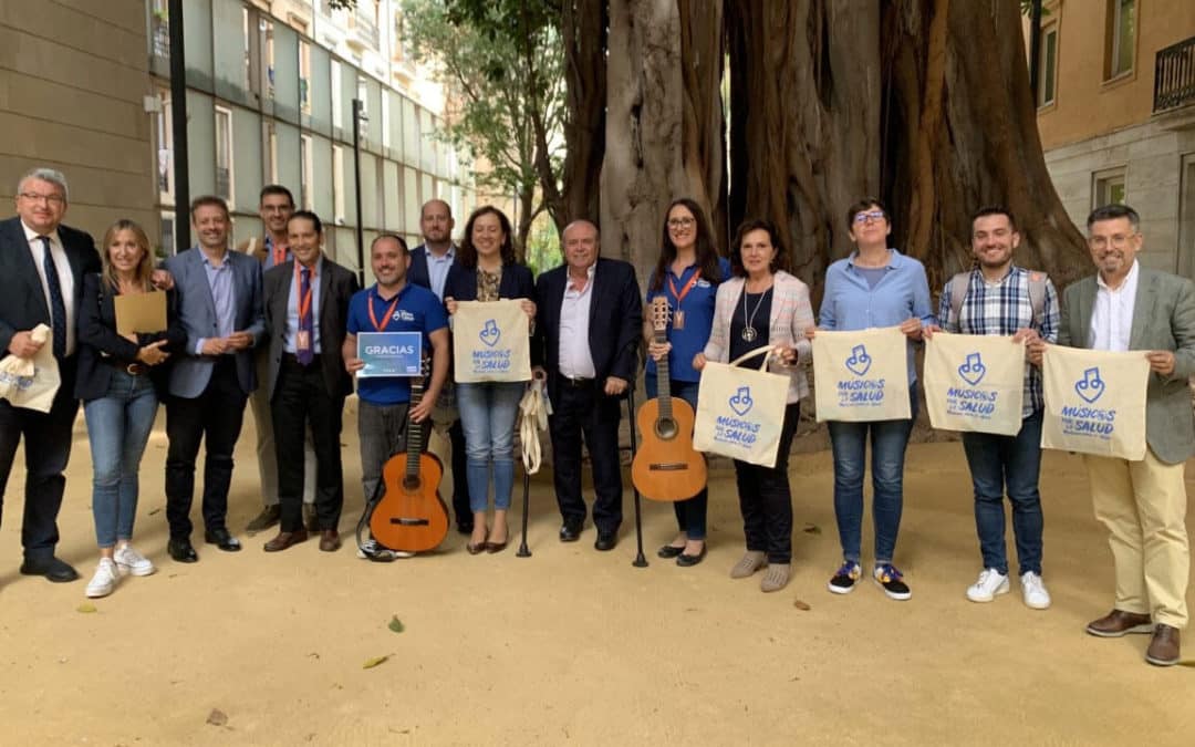 Les Corts aprueba una iniciativa para celebrar actuaciones musicales en los hospitales valencianos